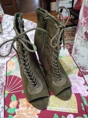 Rouge Lace-Up Open-Toe Olive Green Booties
